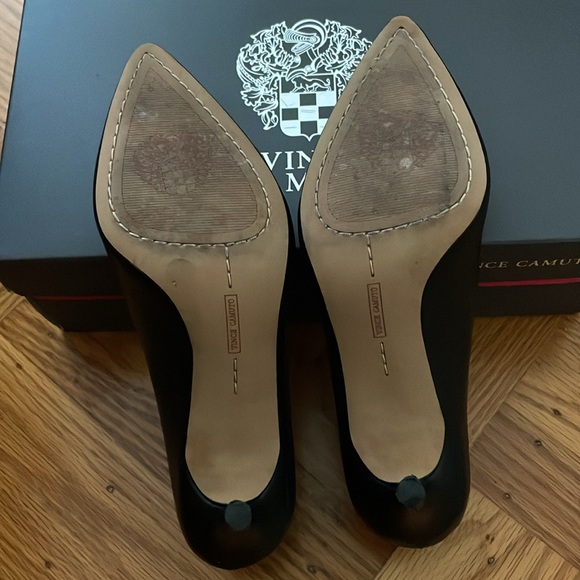 Vince Camuto Jaynita Heels in Black/Baby Sheep - Picture 4 of 6